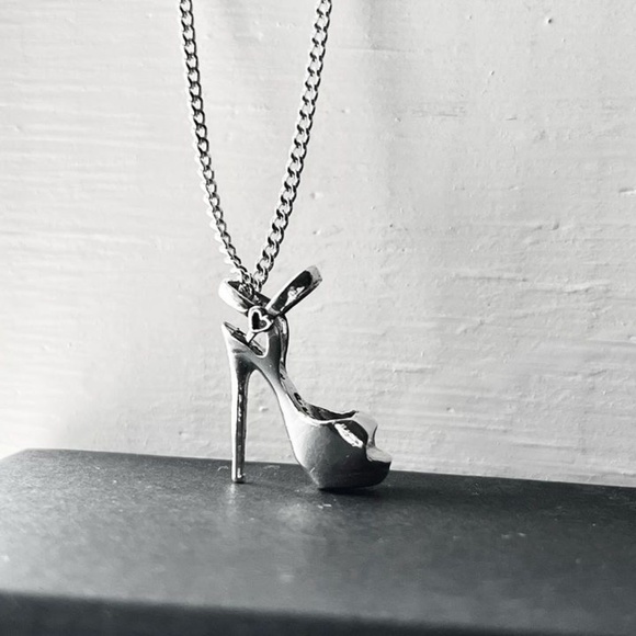 Sterling silver heel necklace - Picture 3 of 3